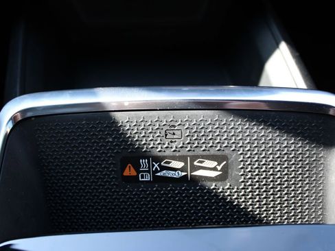 Used 2025 Chevrolet Equinox ACTIV w/ Safety and Technology Package image 27