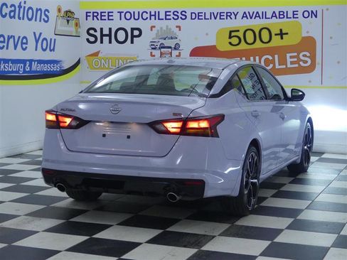 Used 2024 Nissan Altima 2.5 SR FWD image 6
