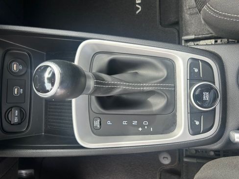 Used 2020 Hyundai Venue SEL w/ Convenience + Premium Package FWD image 20
