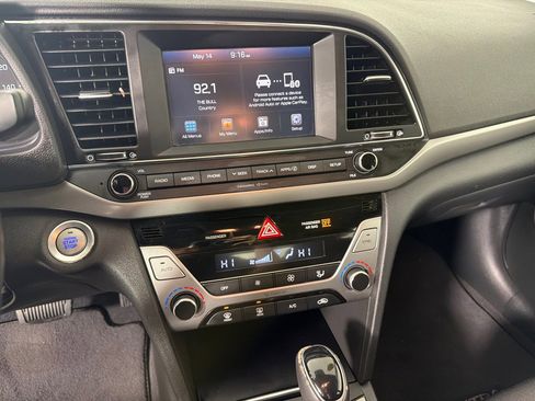 Used 2018 Hyundai Elantra Value Edition FWD image 17