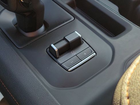 Used 2024 GMC Sierra 1500 AT4 w/ Technology Package image 31