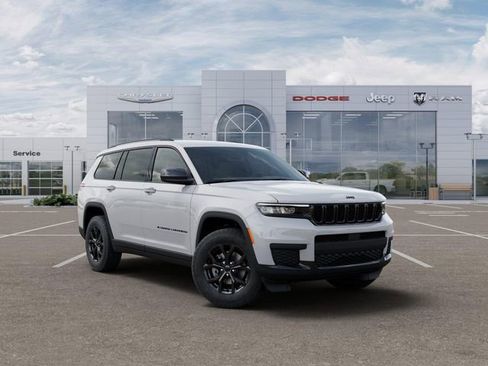 New 2025 Jeep Grand Cherokee L Laredo image 3