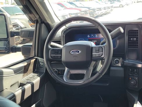 Certified 2025 Ford F250 Lariat w/ Chrome Package AWD/4WD image 15