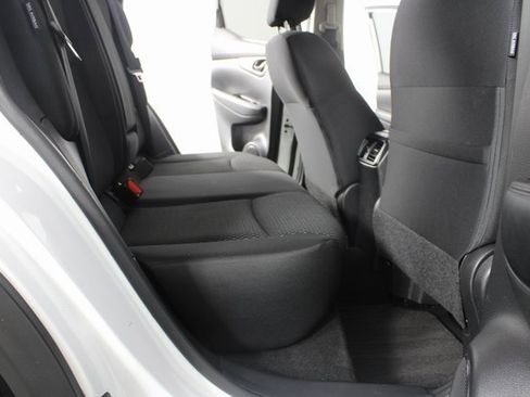 Used 2020 Nissan Rogue Sport S image 18