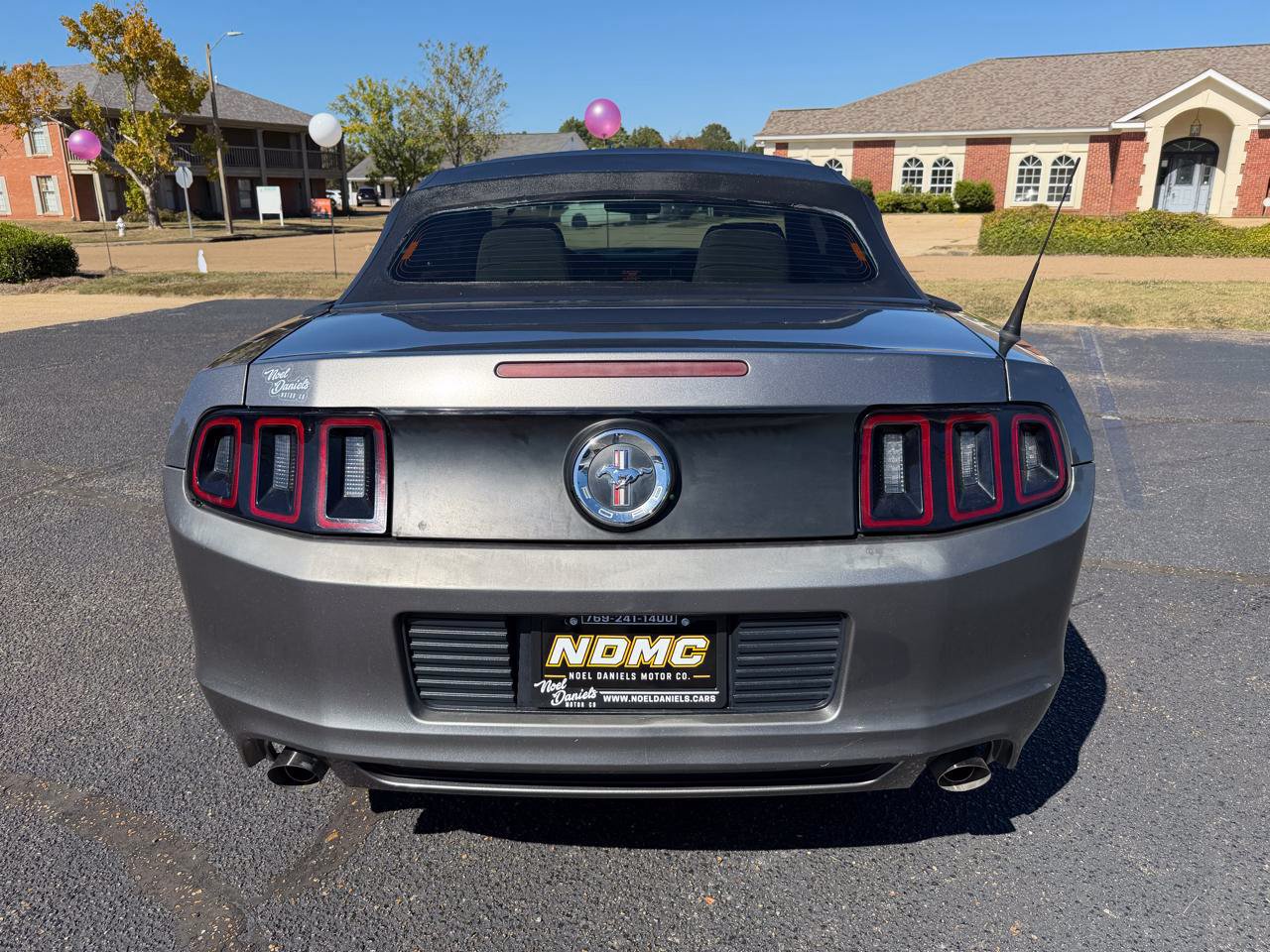 Used 2014 Ford Mustang Convertible RWD image 4