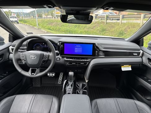 New 2025 Toyota Camry XSE FWD image 17