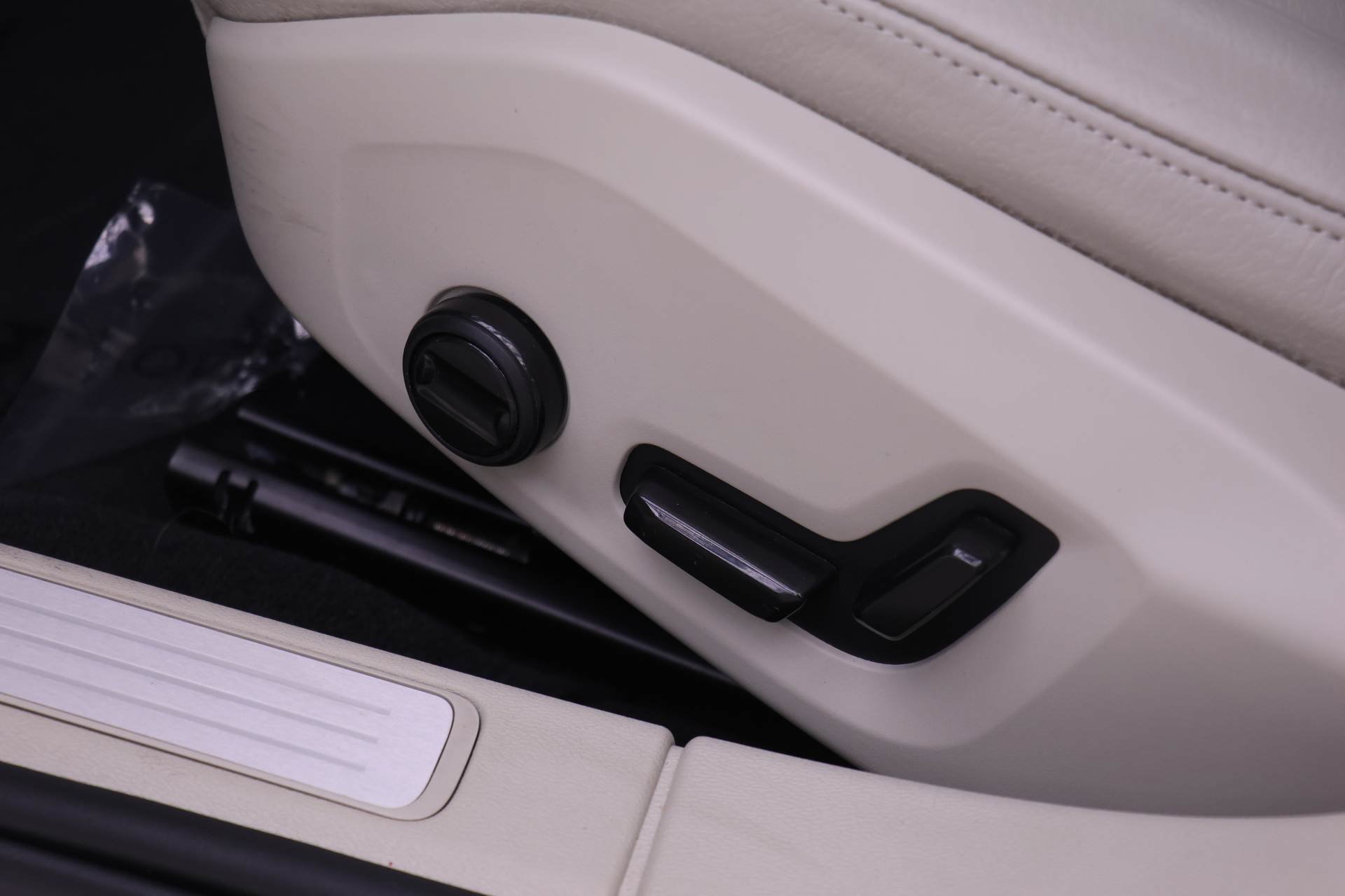 Used 2024 Volvo S60 B5 Plus FWD image 20