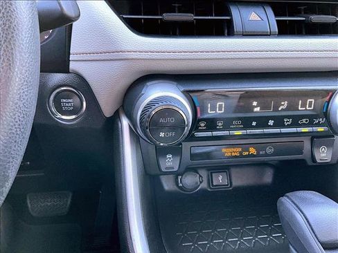 Used 2020 Toyota RAV4 XLE image 24