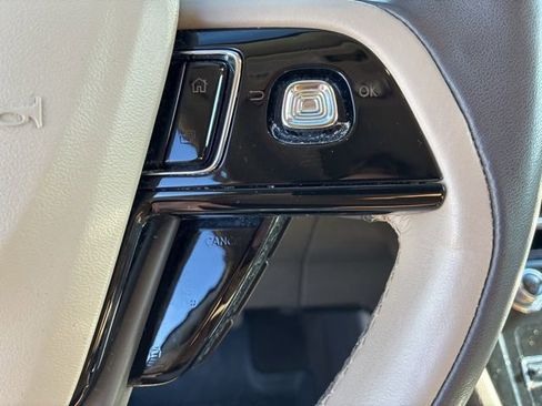 Used 2022 Lincoln Corsair Standard w/ Premium Package image 33