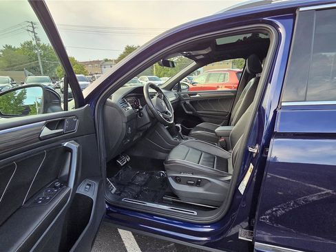 Used 2022 Volkswagen Tiguan SEL R-Line AWD/4WD image 15