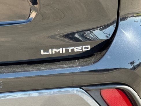 Used 2025 Toyota Highlander Limited AWD/4WD image 29