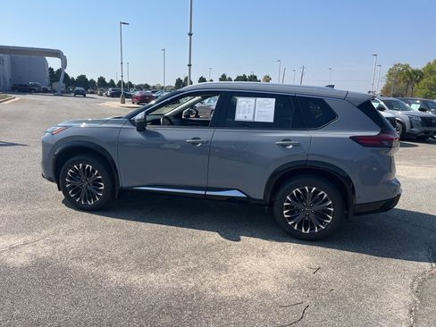 Used 2024 Nissan Rogue Platinum w/ Platinum Premium Package image 4