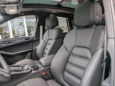 New 2026 Porsche Macan S AWD/4WD image 5