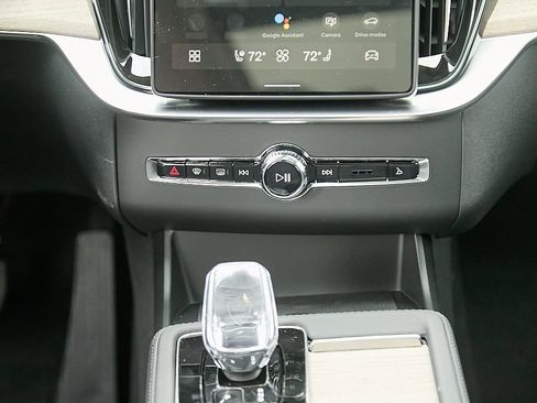 New 2026 Volvo XC90 B6 Plus w/ Protection Package Premier image 31