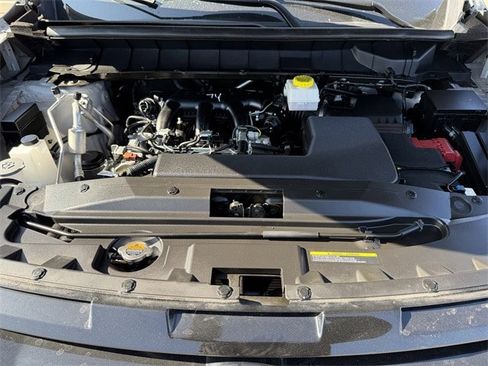 Used 2024 Nissan Pathfinder SV image 31