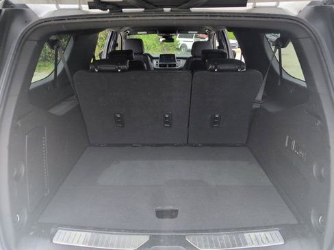 Used 2023 Chevrolet Suburban Premier AWD/4WD image 28