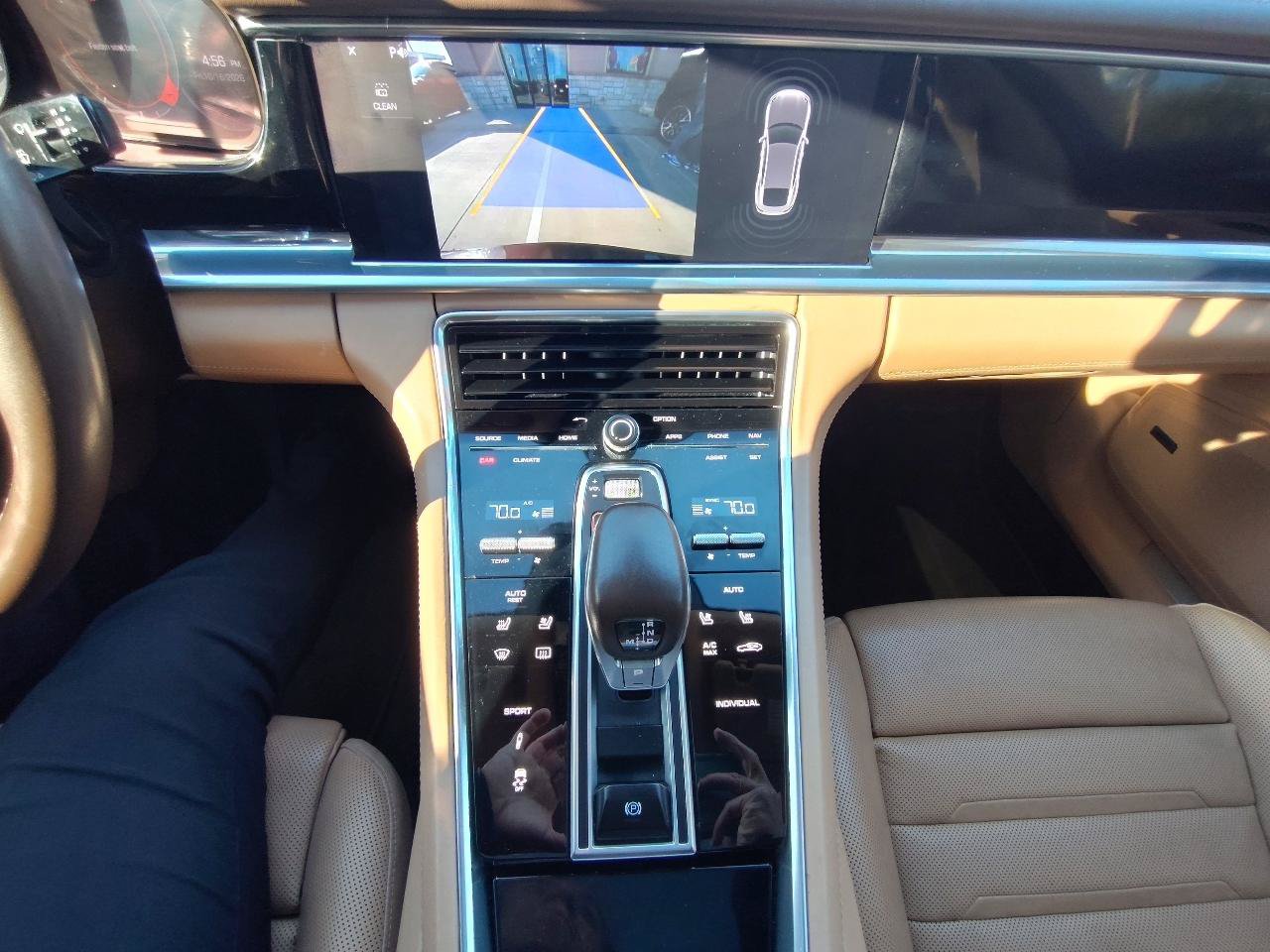 Used 2018 Porsche Panamera RWD image 27