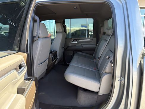 Used 2024 Chevrolet Silverado 2500 LTZ w/ LTZ Plus Package image 17