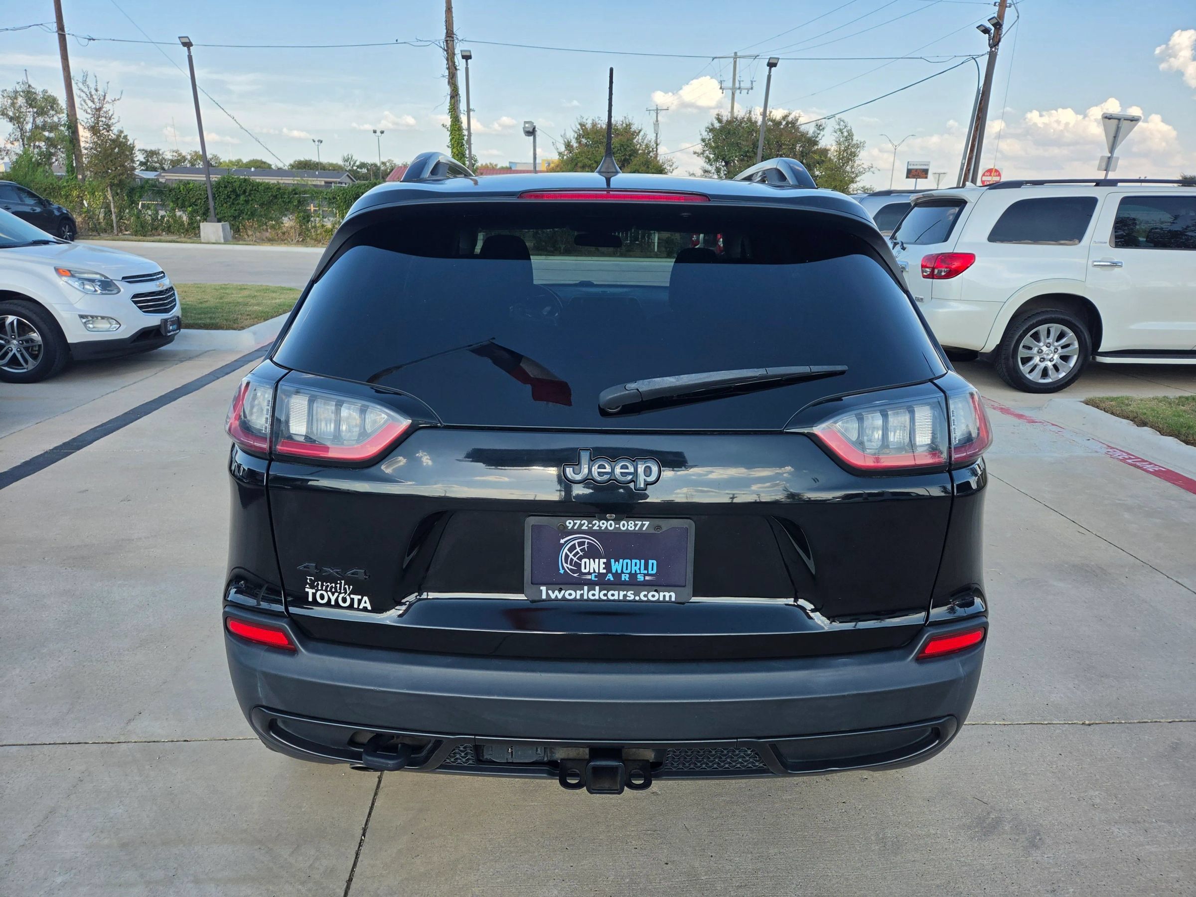 Used 2020 Jeep Cherokee Latitude AWD/4WD image 7