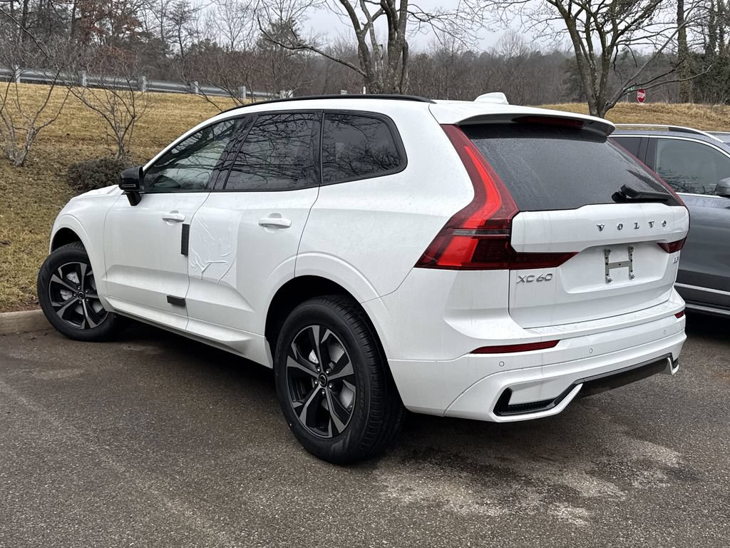 Used 2026 Volvo XC60 B5 Core w/ Climate Package AWD/4WD image 4
