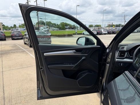 Used 2024 Audi Q5 2.0T Premium w/ Summer of Audi Package AWD/4WD image 11