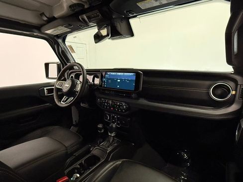 Used 2024 Jeep Wrangler Sahara w/ Technology Group image 26