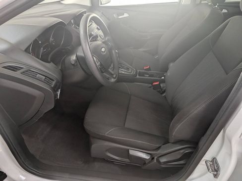 Used 2016 Ford Focus SE FWD image 7