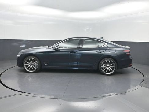 Used 2025 Genesis G70 2.5T AWD/4WD image 2