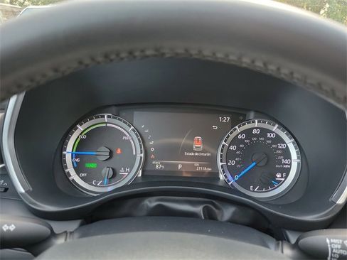 Used 2023 Toyota Highlander Bronze Edition image 17