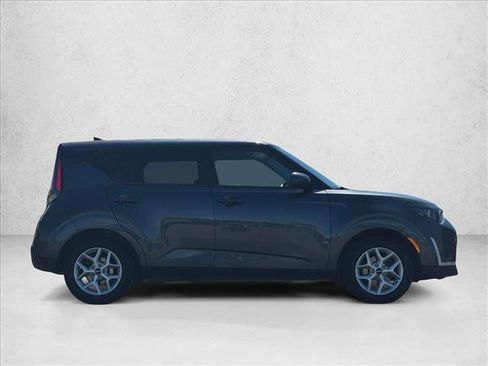 Used 2023 Kia Soul LX w/ Option Group 015 FWD image 4