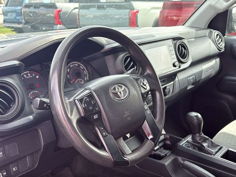 Used 2021 Toyota Tacoma SR AWD/4WD image 11