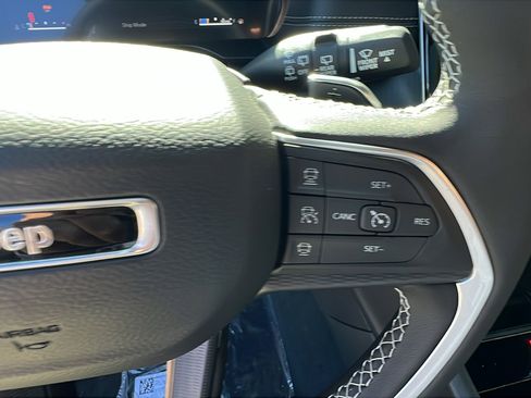 New 2025 Jeep Grand Cherokee 4WD image 26