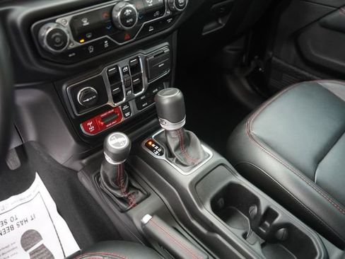 Used 2022 Jeep Gladiator Rubicon w/ Trailer Tow Package AWD/4WD image 28