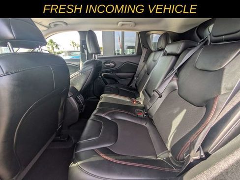Used 2022 Jeep Cherokee Trailhawk w/ Sound & Nav Group AWD/4WD image 12
