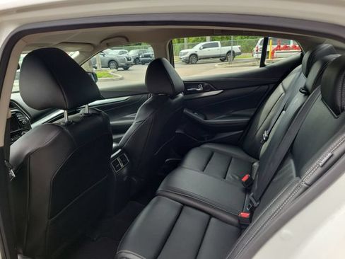 Used 2023 Nissan Maxima SV w/ Floor Mat Group FWD image 12