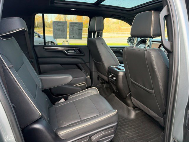 Used 2025 GMC Yukon XL Elevation w/ Technology Package AWD/4WD image 15