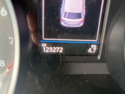 Used 2018 Volkswagen Atlas SE image 11