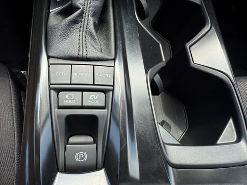 Certified 2025 Toyota Camry LE FWD image 14