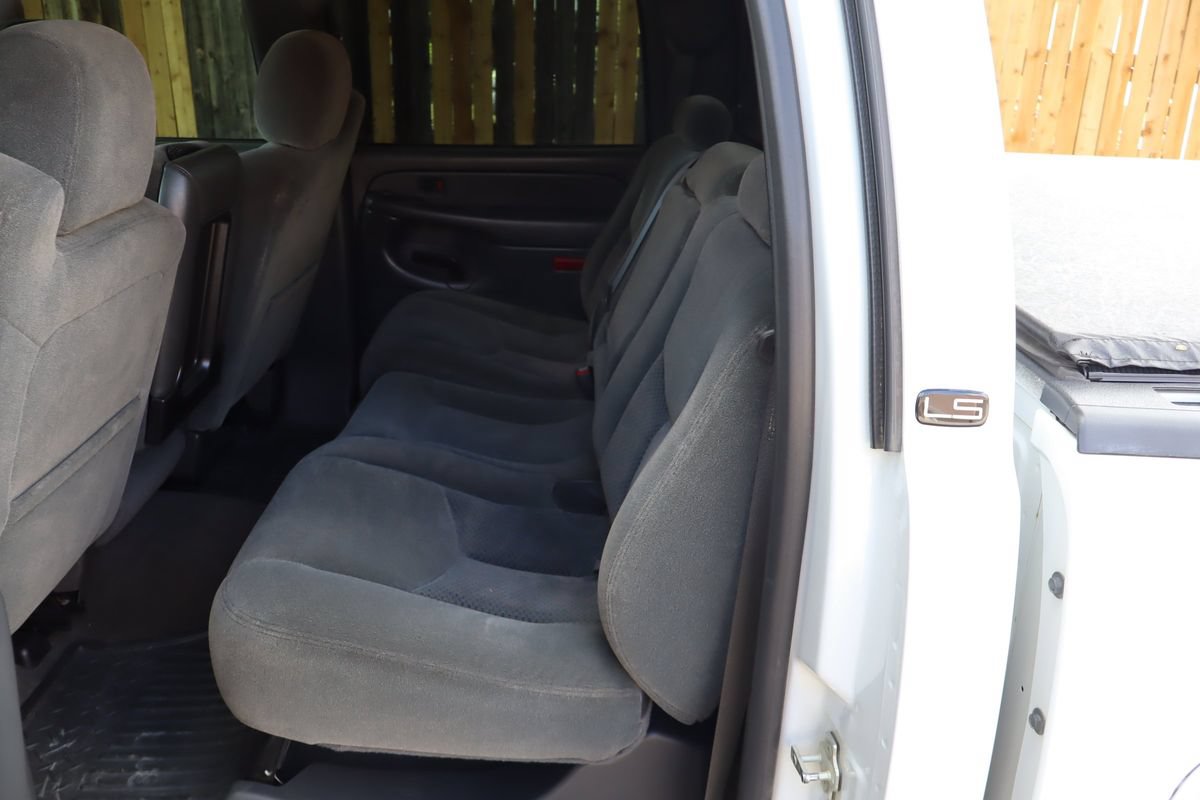 Used 2004 Chevrolet Silverado 3500 LS w/ Heavy-Duty Power Package RWD image 21