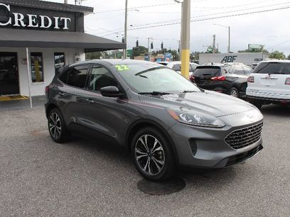 Used 2022 Ford Escape SE w/ SE Sport Appearance Package