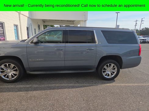 Used 2016 Chevrolet Suburban LT w/ Luxury Package RWD image 4