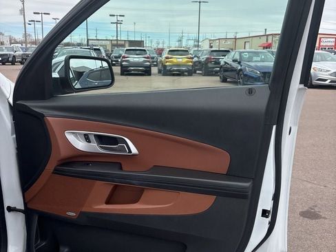 Used 2016 Chevrolet Equinox LTZ w/ Enhanced Convenience Package AWD/4WD image 30