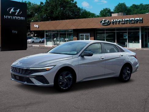 New 2026 Hyundai Elantra SEL Sport Premium image 2