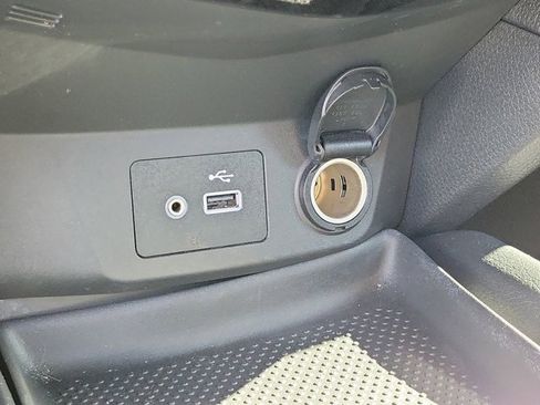 Used 2020 Nissan Rogue S image 27