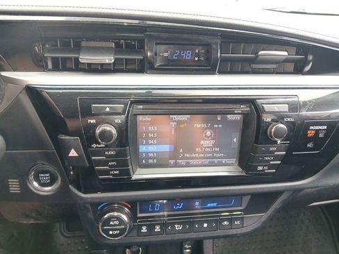 Used 2015 Toyota Corolla S image 30