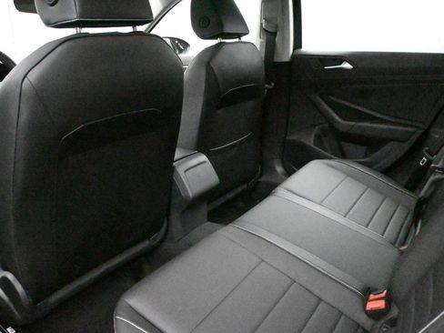 Used 2023 Volkswagen Jetta SE w/ Panoramic Sunroof Package image 9