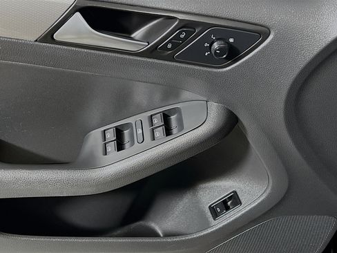 Used 2018 Volkswagen Jetta Wolfsburg Edition image 17