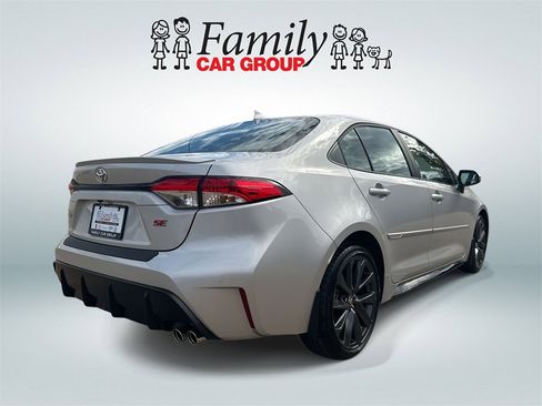 Used 2025 Toyota Corolla SE image 3