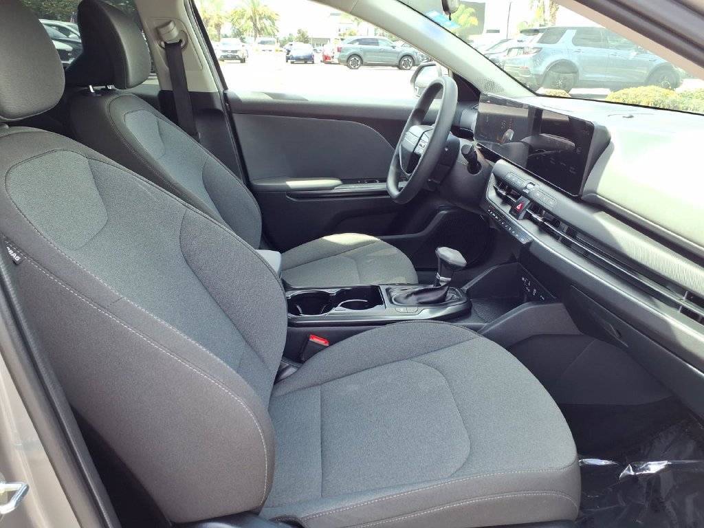 Certified 2025 Kia K4 FWD image 10
