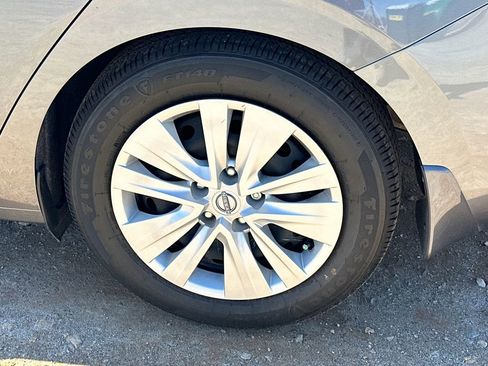 Used 2025 Nissan Sentra S image 19